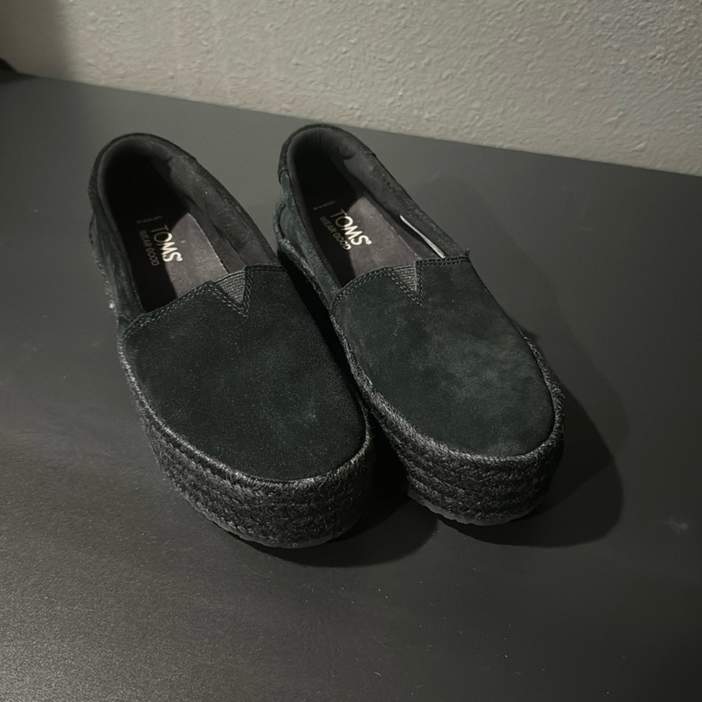 Tom’s platforms size 5.5